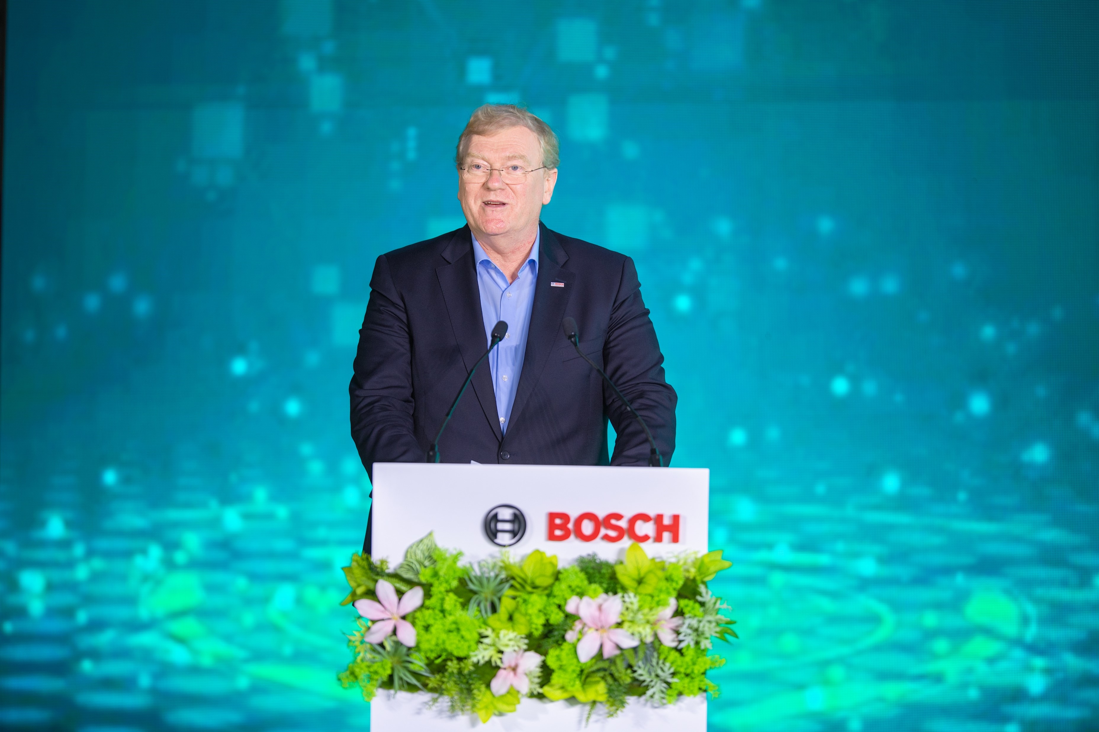 01. 博世集团董事会主席史蒂凡·哈通博士 Stefan Hartung, chairman of the board of management of Robert Bosch GmbH.jpg