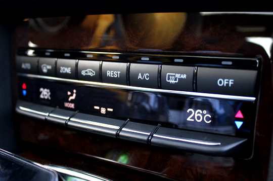 汽车全自动温度控制系统